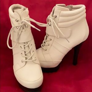 Jennifer Lopez White Lace up Booties